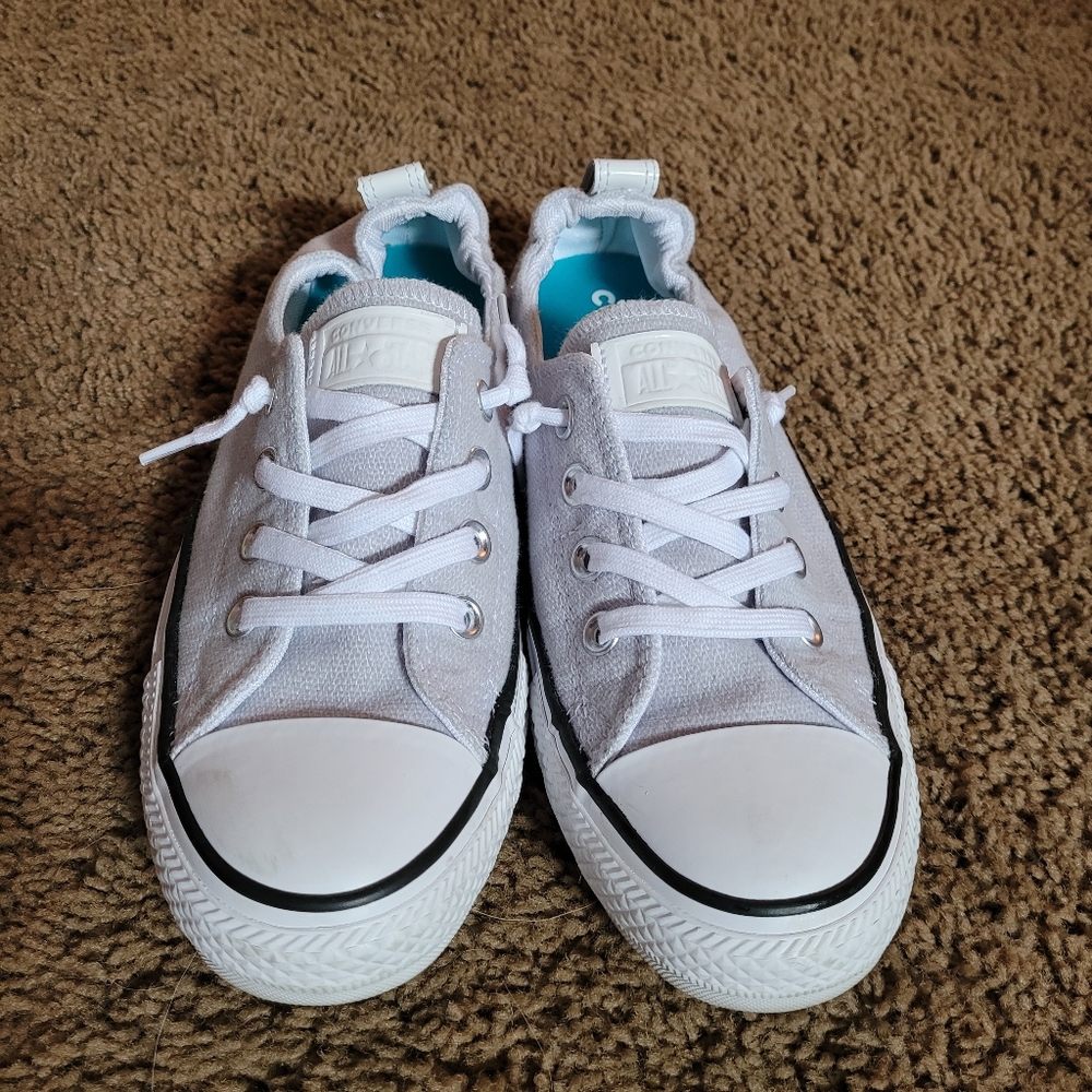 Size 8 Women's Converse Sneakers